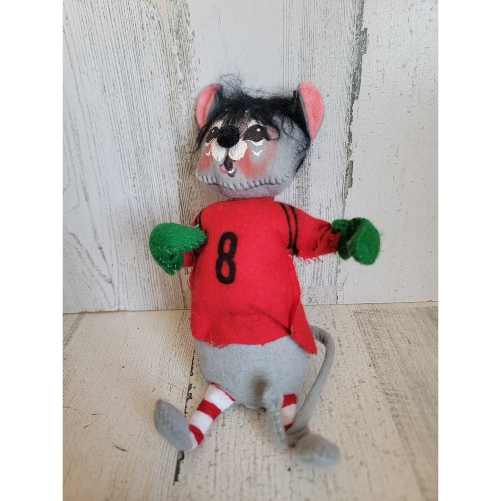 Annalee hockey mouse vintage plush sports Xmas unique home decor mobility